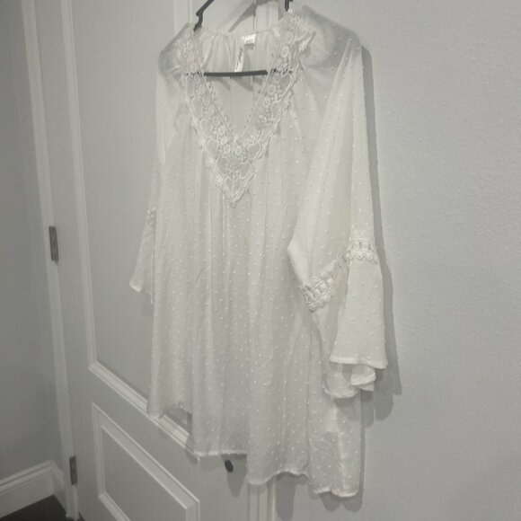 Ethyl Clothing Womens White Lace Trim Bell Sleeve Blouse Sz Medium Casual Dressy - Picture 3 of 10